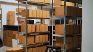 Solutions de stockage près de Calais : comment choisir le service adapté à vos besoins ?